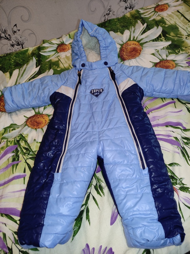 Продам зимний комбинезон на мальчика